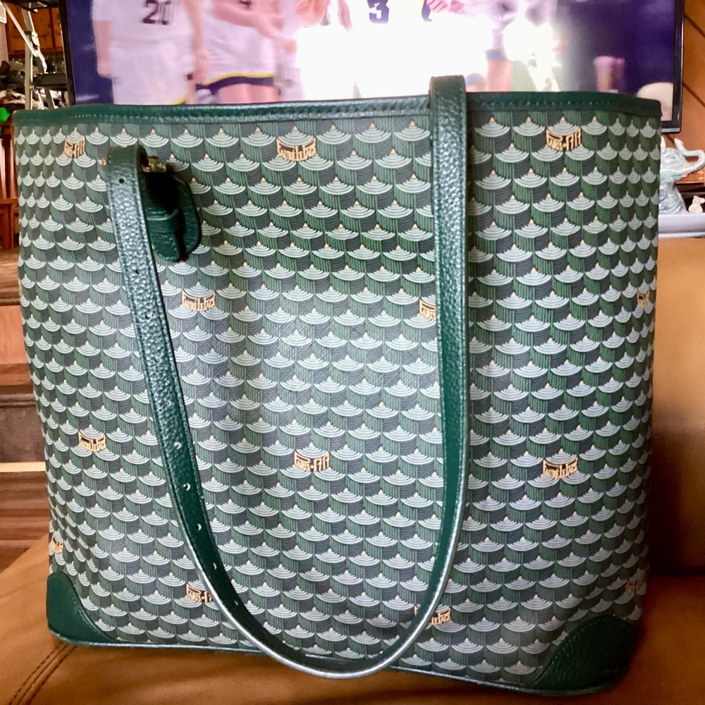 Faure le page Daily Battle tote 32